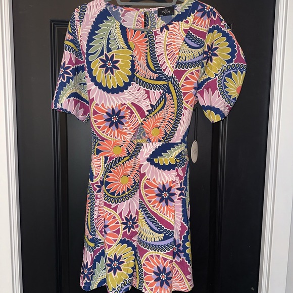 Milk & Honey Short Sleeve New Romper Size L Flowered Paisley Cutout - Picture 1 of 9